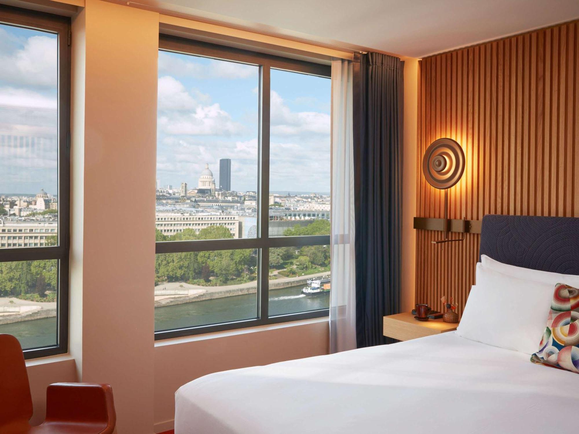 So/ Paris Hotel Экстерьер фото A room at the hotel